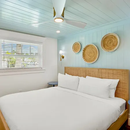 Tropical Breeze Resort Bee Ridge Exterior photo