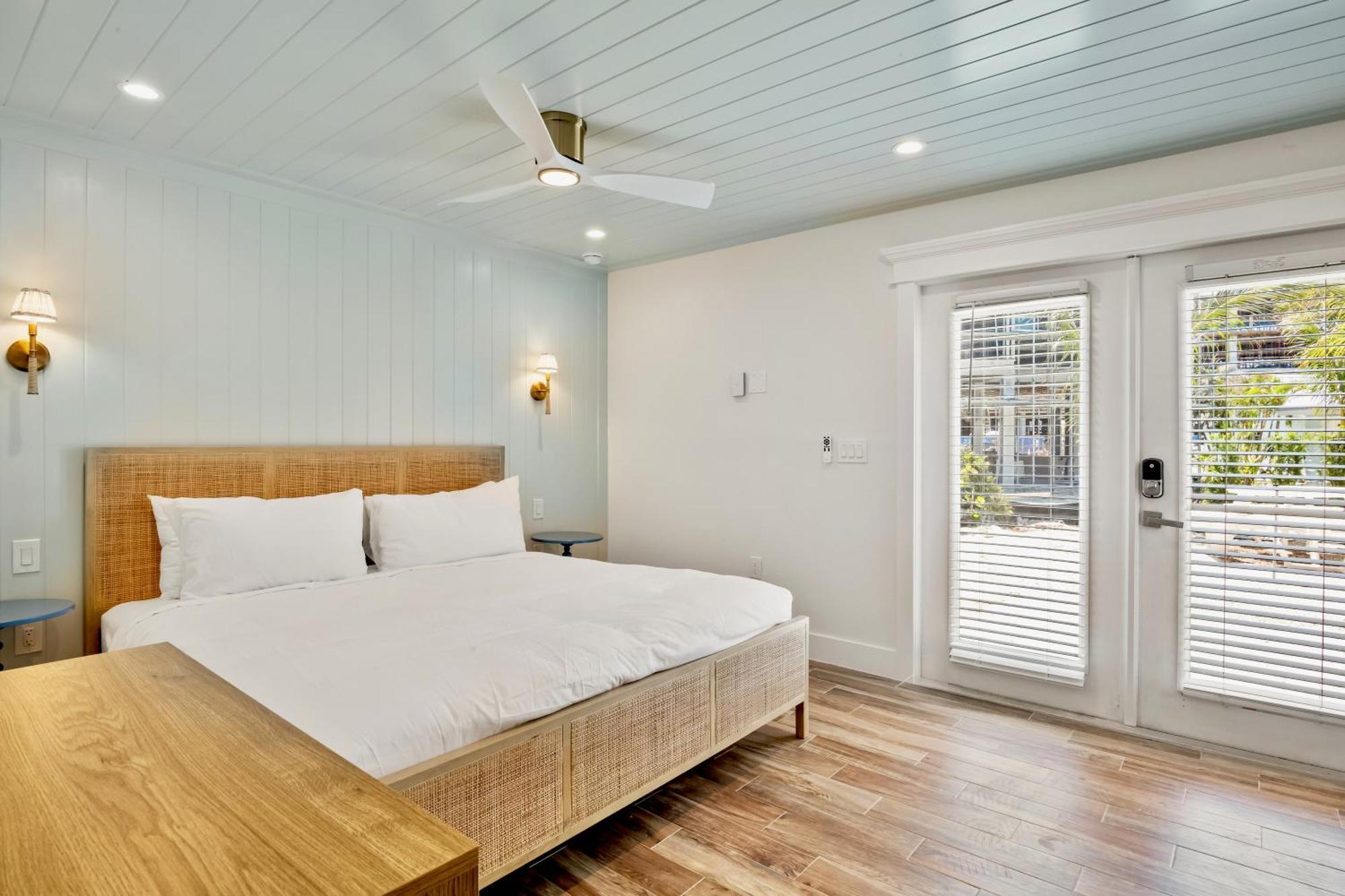 Hotel Tropical Breeze Bee Ridge